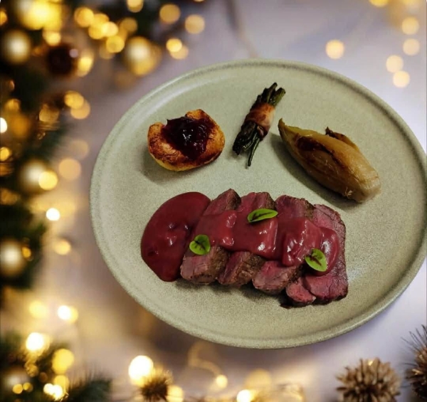 Plat : Filet de biche de nos ardennes sauce grand veneur