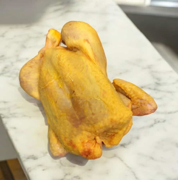 Poulet entier élevé au maïs